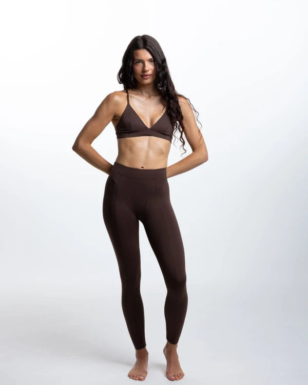 brązowe legginsy z przeszyciami z kolekcji contour